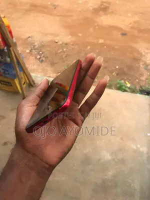 Apple iPhone XR 64GB Red