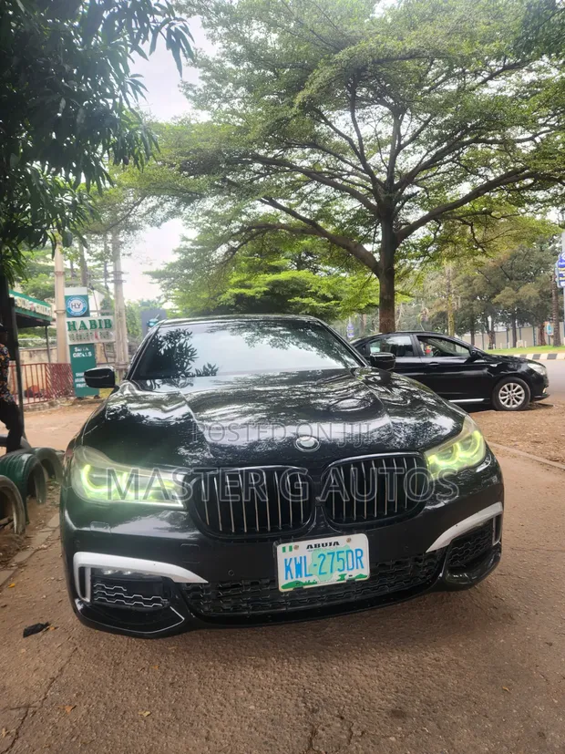 BMW 8 Series 2017 Black - 1