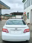 Toyota Camry LE 2.5L Farar Hada 2010 - 2
