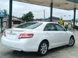 Toyota Camry LE 2.5L Farar Hada 2010 - 4