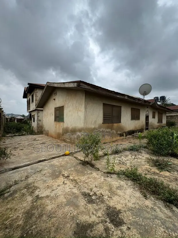 5-Bedroom Uncompleted Duplex + BQ for Sale a Idishin, Ibadan - 1