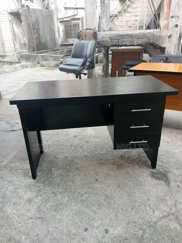 1.4m Home Office Desk with Drawers - 1