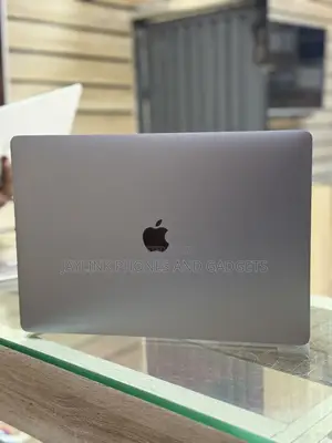 Apple MacBook Pro 2017 15" 16GB RAM, 512GB SSD, Intel Core i7