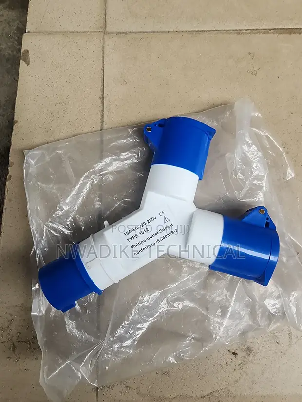 GEWISS 16A 2-Way Industrial Plug Splitter - 1