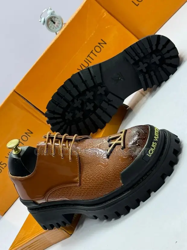 Takalmi Na Maza Na Louis Vuitton Brown Textured Leather Lace-Up - Sabon Abu - 1