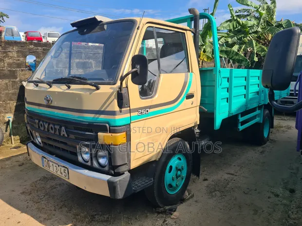 Toyota Dyna Pickup Truck - Foreign Used - 1