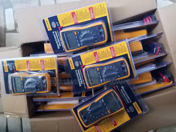 Fluke 117 Digital Multimeter - Made in USA - 1