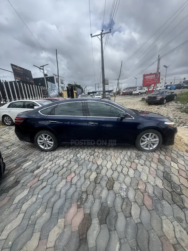 2013 Toyota Avalon XLE Premium Sedan - Tsohon Amfani - 1