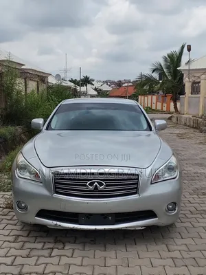 Infiniti M 2011 Silver