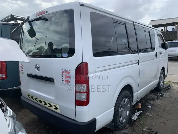 Toyota HiAce 2012 White - 1