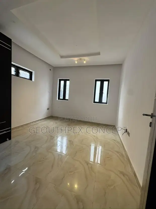 4-Bedroom Duplex with BQ in Alalubosa GRA, Ibadan - 1