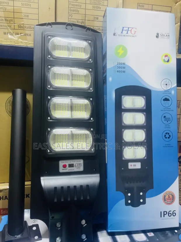 800W All-in-One Solar Street Light - 1