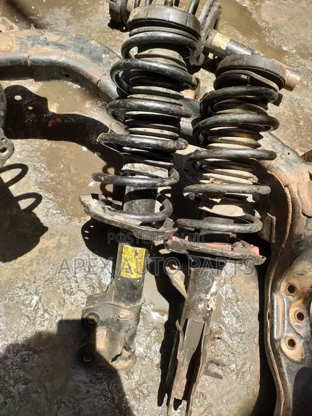 Tokunbo Complete Front Shock Absorber na Chevrolet Trax - 1