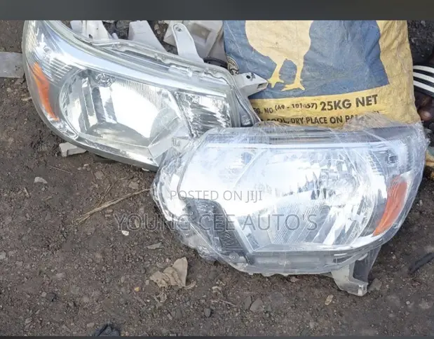 Toyota Tacoma 2012 Headlight - 1