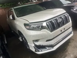 Toyota Land Cruiser Prado 2023