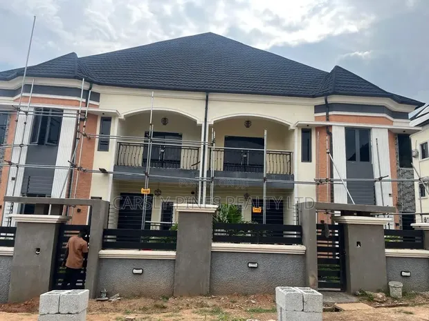 4 Bedroom Duplex Don Sayarwa a Wuye, Abuja - 1