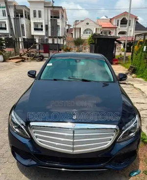 Mercedes-Benz C300 2016 Blue