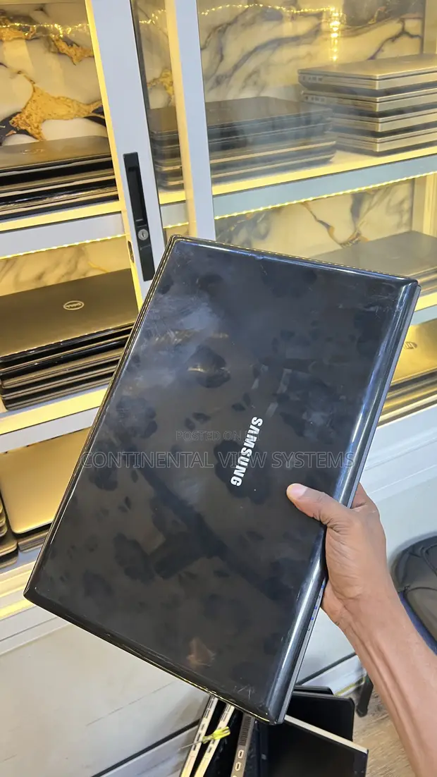 Samsung R519 Laptop 4GB RAM, 140GB HDD - 1