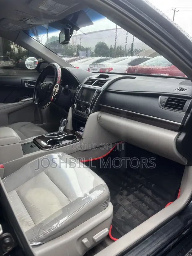 2013 Toyota Camry XLE V6 Sedan - Grey - 1