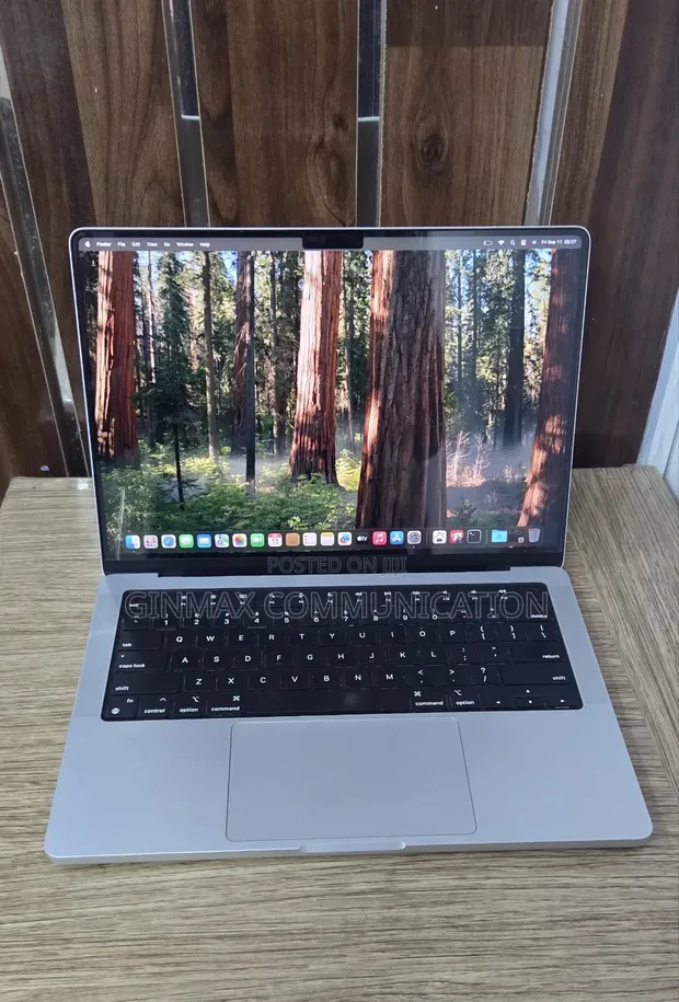 Apple MacBook Pro 2023 M3 Pro 1TB SSD 18GB RAM - 1