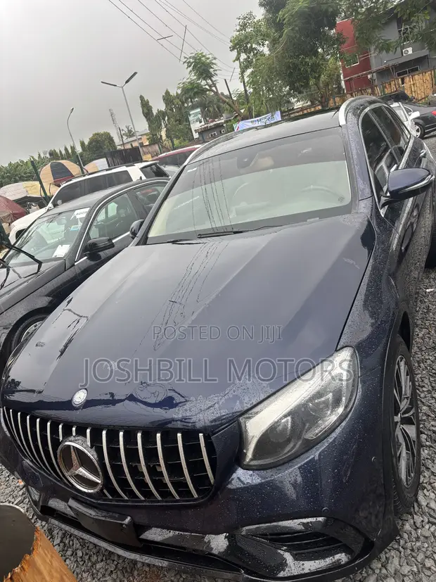 Mercedes-Benz GLC-Class 2017 Blue - 1