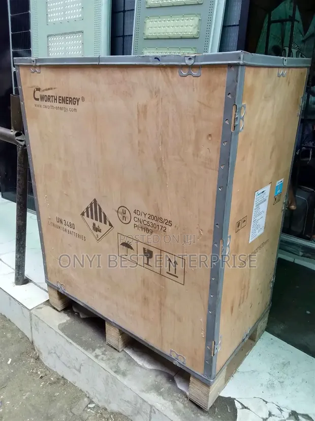 16kWh Cworth Hybrid Inverter da 10kVA Lithium Ion Baturi - 1