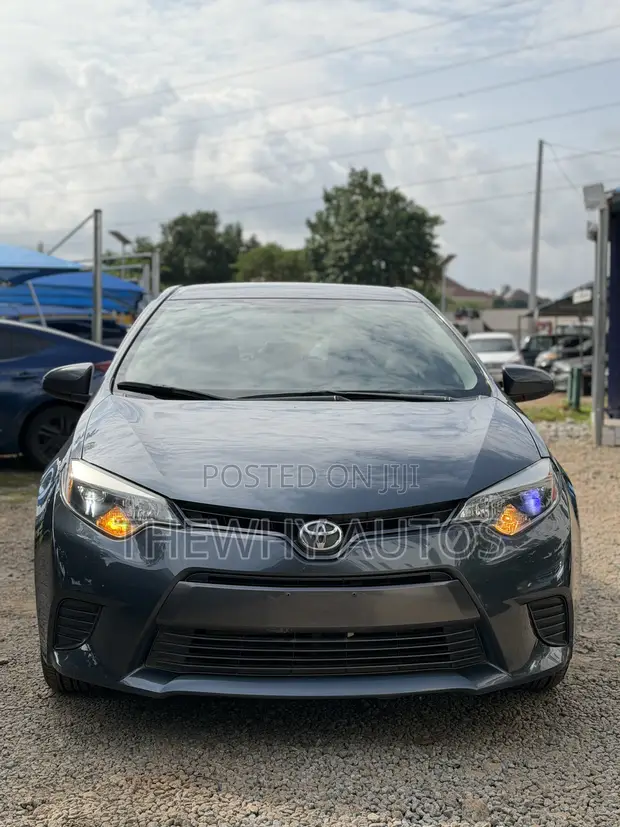 Toyota Corolla LE Sedan ta 2015 - 1