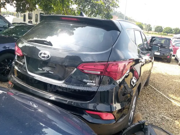 2017 Hyundai Santa Fe - Foreign Used - 1