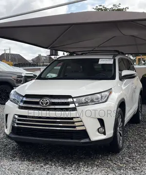 2017 Toyota Highlander XLE AWD V6