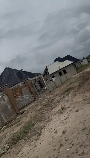 1 Plot na Ƙasa don Siyarwa a Itekun, Isashi