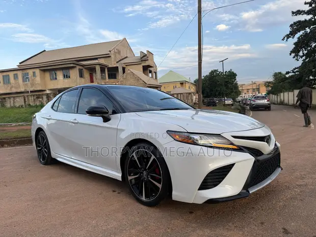 2019 Toyota Camry XSE V6 White - 1