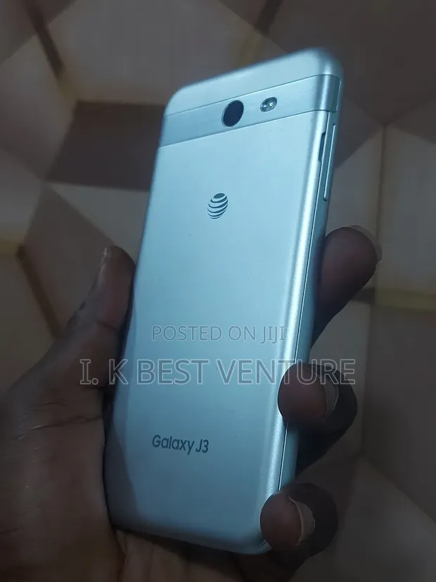 Samsung Galaxy J3 16GB Gray - 1