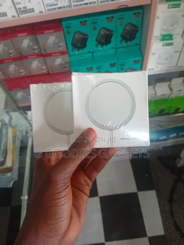 Apple MagSafe Wireless Fast Charger - 1