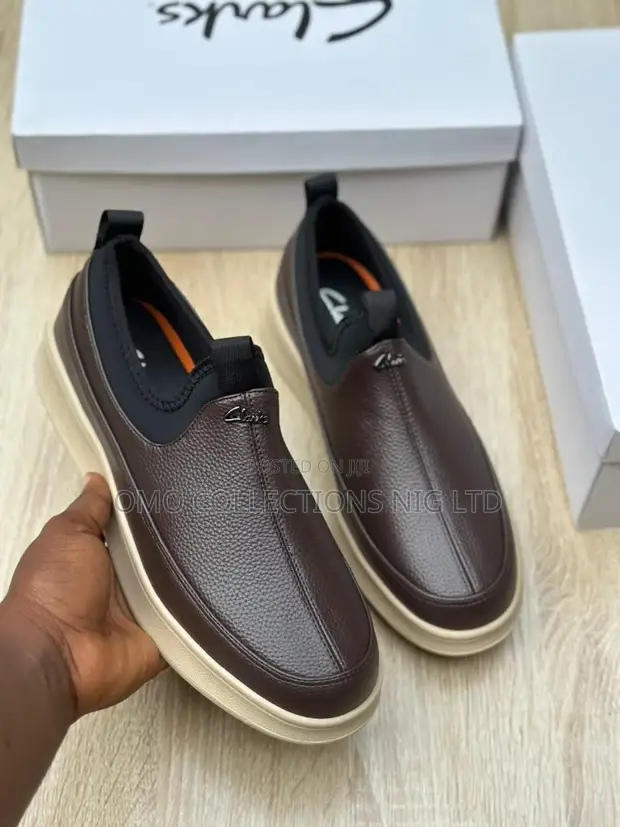 Clarks Men's Premium Leather Slip-On Shoes - Black/Brown - 1