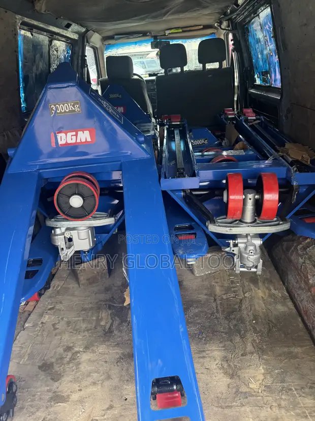 DGM 3000KG Heavy Duty Hand Pallet Truck - 1