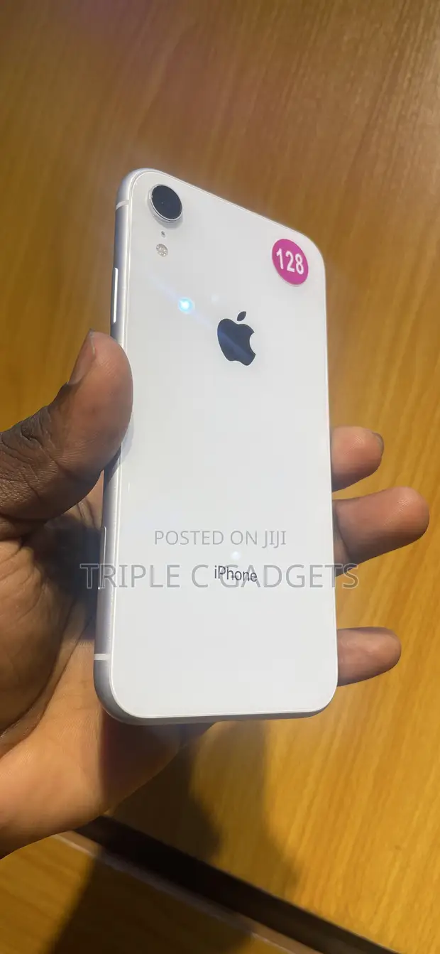 Apple iPhone XR 128GB White (UK Used) - 1