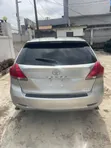 Toyota Venza XLE 2010 Silver - 2