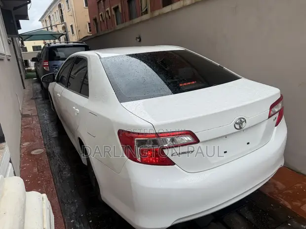 2012 Toyota Camry LE 2.5L White - 1