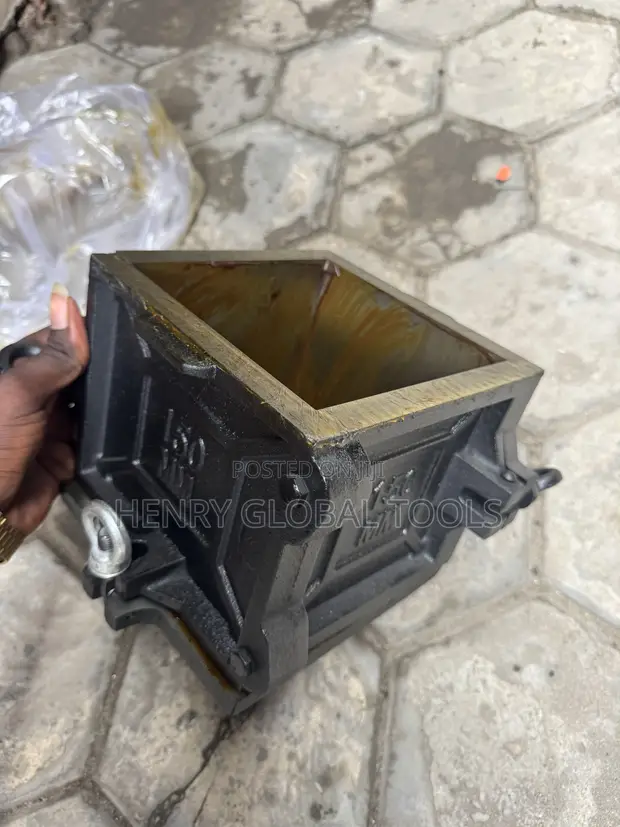 Heavy Duty 150mm Concrete Cube Mould - 1