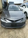 Toyota Camry LE 2021 Grey - 3
