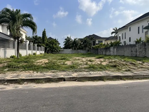 Filin Zama na 915sqm Don Siyarwa, Lekki Phase 1 - 1