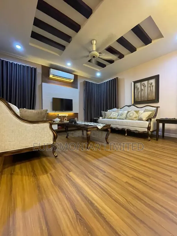 Modern SPC Flooring for Everyday Spaces - 1