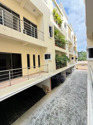 4-Bedroom Duplex Don Sayarwa a Ikoyi, Lagos Island