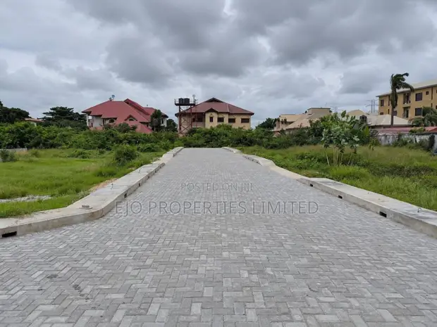 Exclusive 550sqm Residential Land in Ikoyi - 1