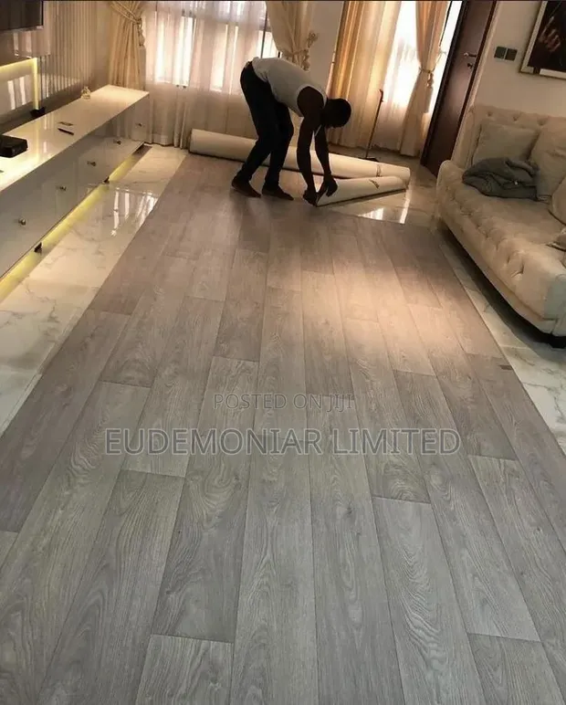 Professional Vinyl Flooring Installation - 1