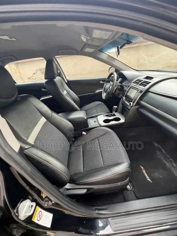 Toyota Camry SE 2012 Baki - 1