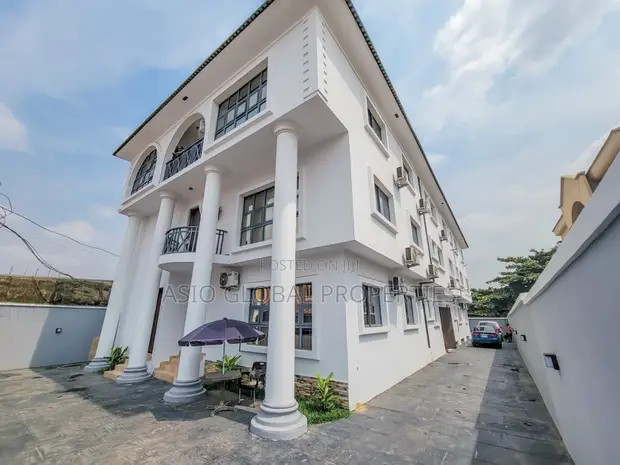 3-Bedroom Luxury Apartment for Short Let in Agidingbi, Ikeja - 1