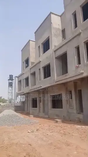Gidan Terrace 4 Bedroom da BQ da C of O a FCT Abuja