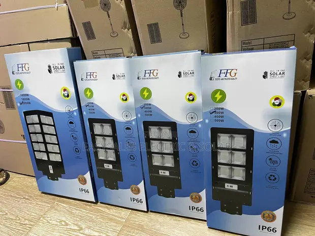 600W All-in-One Solar Street Light - 1