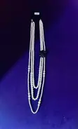 Multi-Layer Pearl Statement Necklace tare da Black Rose Accent - 1